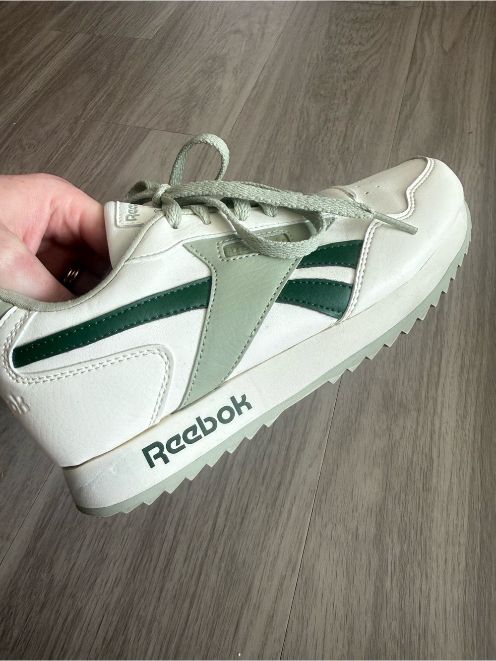 Reebok Classic Women’s Sneakers Cream Sage Green Low Top Shoes Size 6.5 - Picture 5 of 5